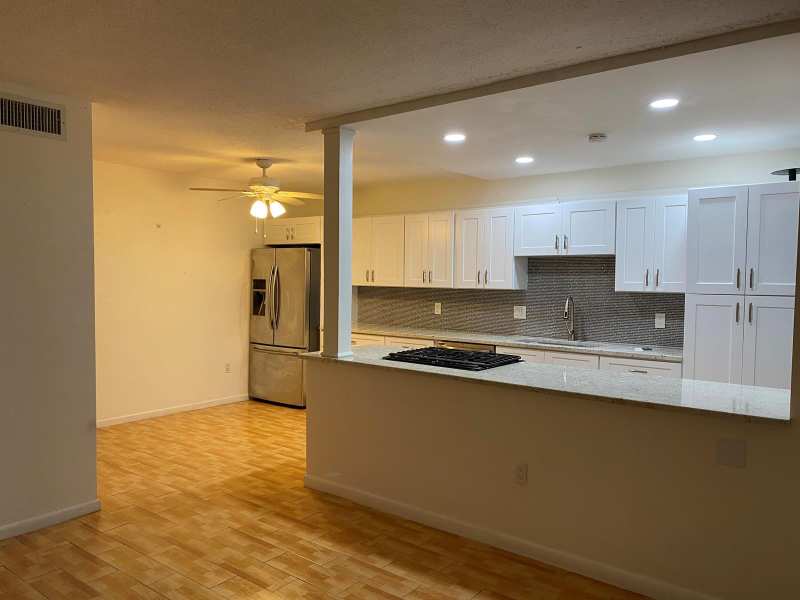 250 SW 7TH Street # 13, Boca Raton FL 33432