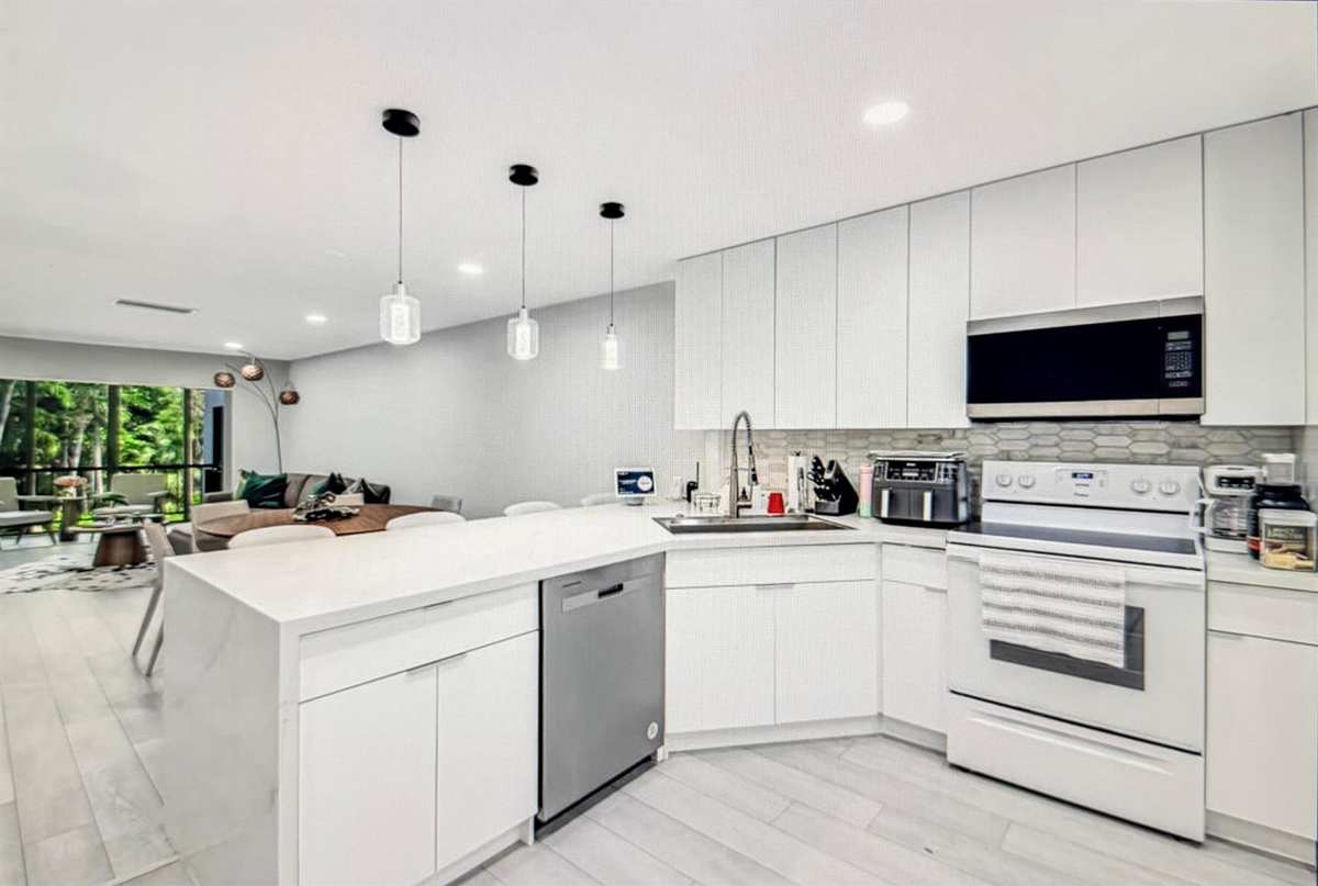 21362 JUEGO Circle # 33D, Boca Raton FL 33433