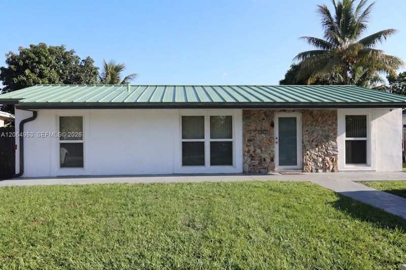 4330 NW 203rd Ter, Miami Gardens FL 33055