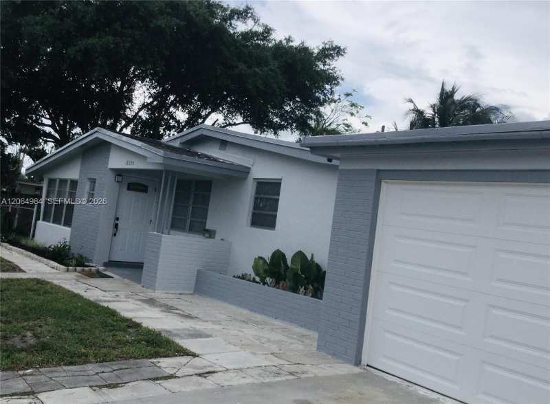 18280 S Glades Dr, North Miami Beach FL 33162