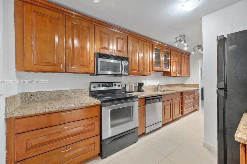 3660 NE 166th St # 307, North Miami Beach FL 33160