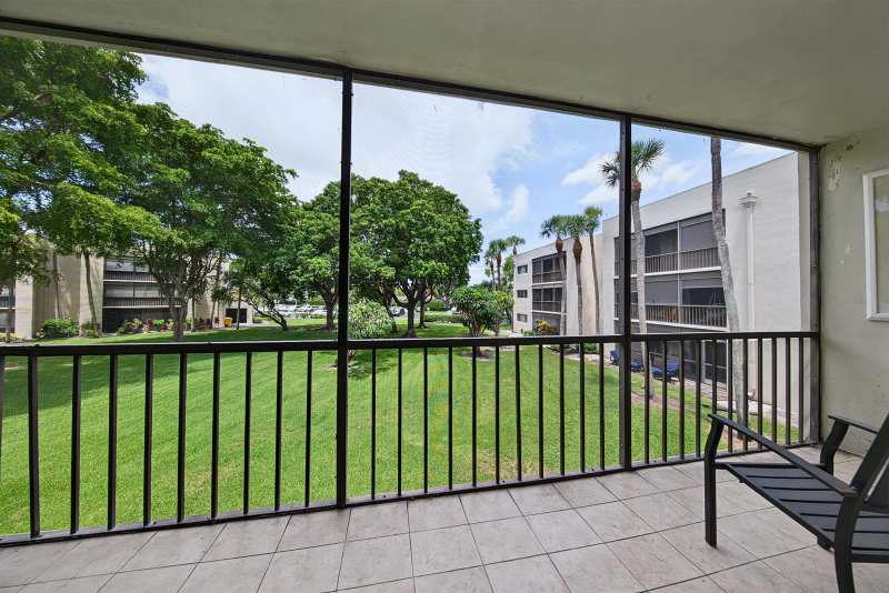 5190 LAS VERDES Circle # 214, Delray Beach FL 33484