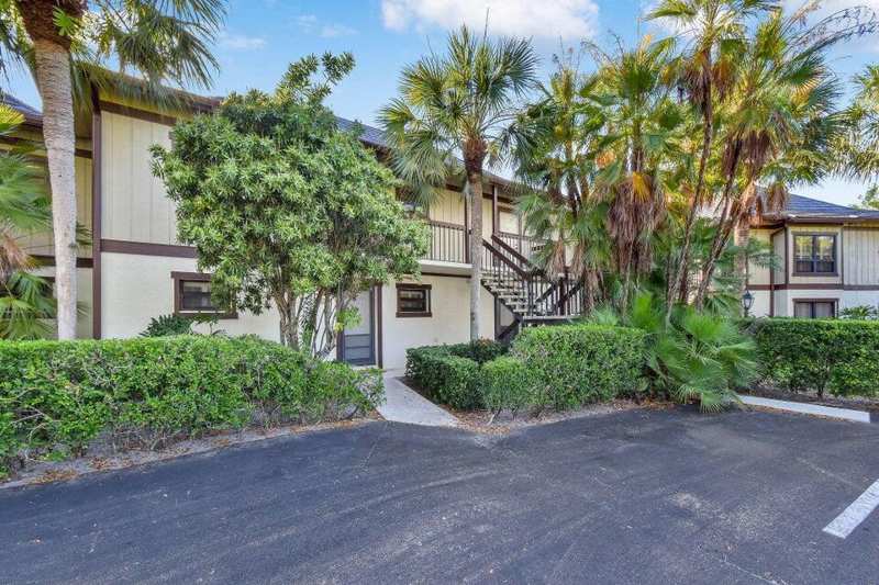 13334 Polo Club Road # 230, Wellington FL 33414