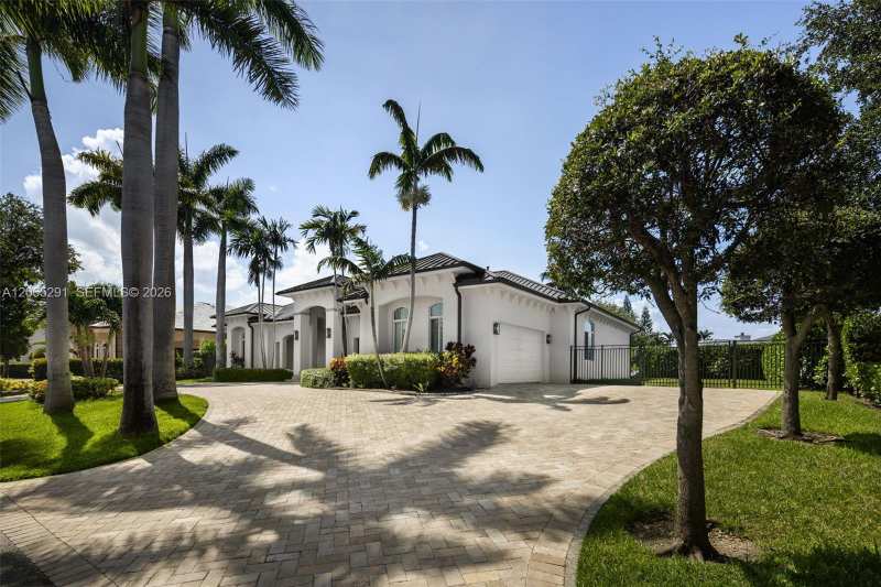 8111 SW 178th St, Palmetto Bay FL 33157
