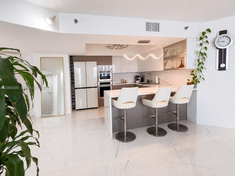 3600 Mystic Pointe Dr # 1715, Aventura FL 33180