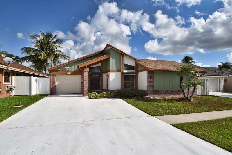 21518 SUMMERTRACE Circle, Boca Raton FL 33428