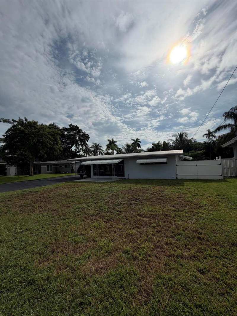 2554 Flamingo Lane, Fort Lauderdale FL 33312