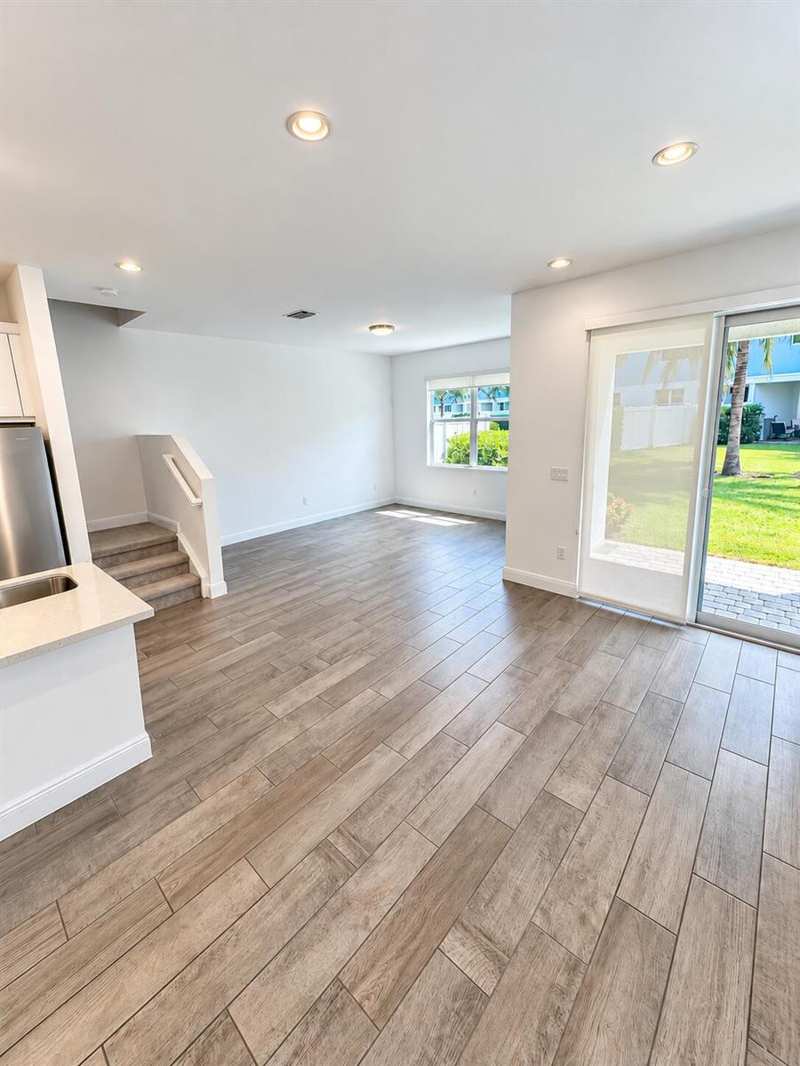 558 SANDERLING Circle # 558, Deerfield Beach FL 33442