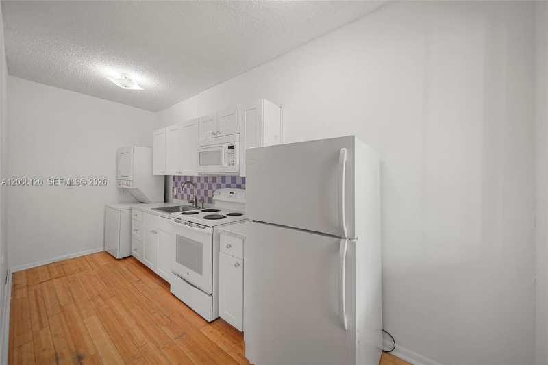 934 Michigan Ave # 207, Miami Beach FL 33139