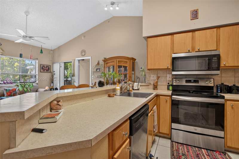 2445 SW 18th Ter # 807, Fort Lauderdale FL 33315