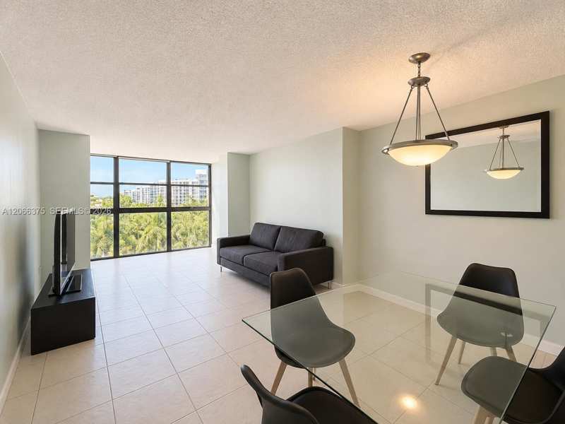 200 Leslie Dr # 727, Hallandale Beach FL 33009