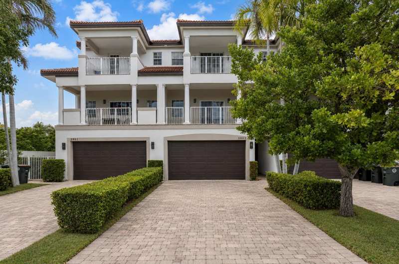 3863 NE 22nd Way, Lighthouse Point FL 33064