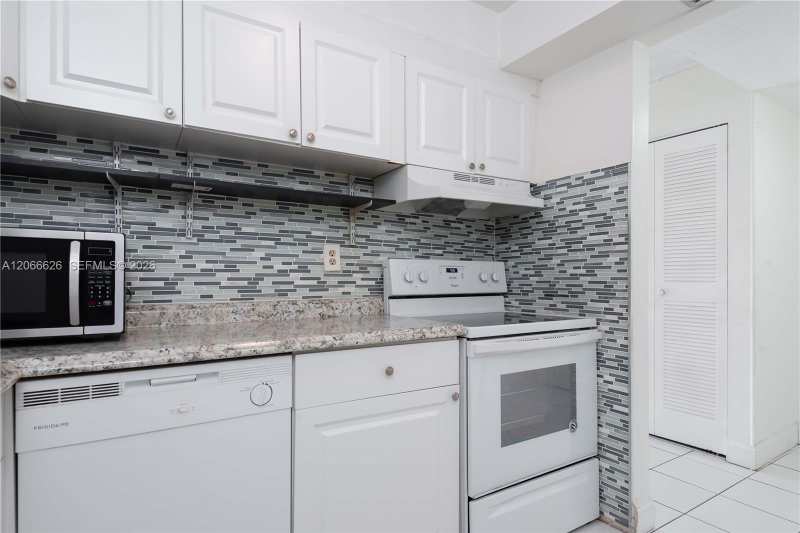 16751 NE 9th Ave # 401, North Miami Beach FL 33162