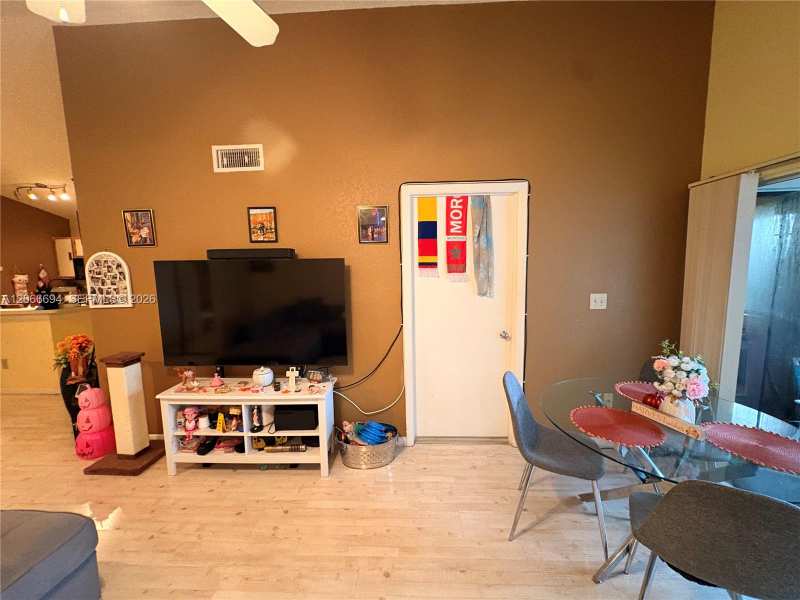 2880 N Oakland Forest Dr # 313, Oakland Park FL 33309