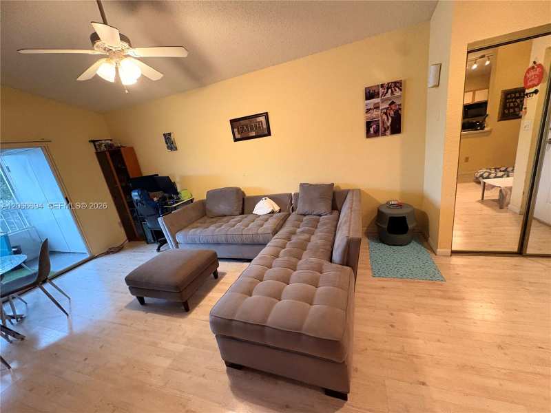 2880 N Oakland Forest Dr # 313, Oakland Park FL 33309
