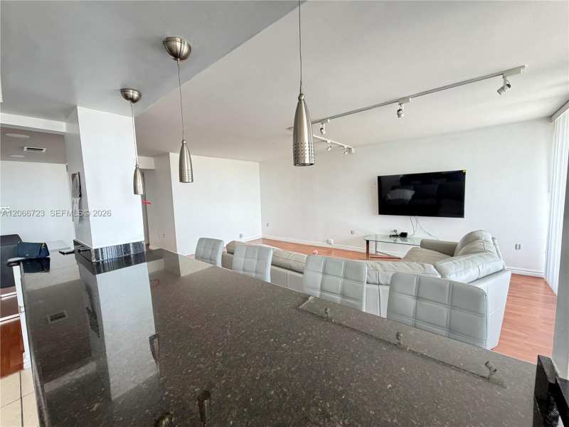 18031 Biscayne Blvd # 601, Aventura FL 33160