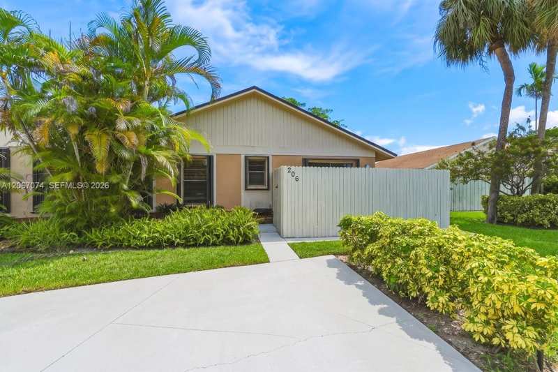 206 SE 1st Cir # B, Boynton Beach FL 33435