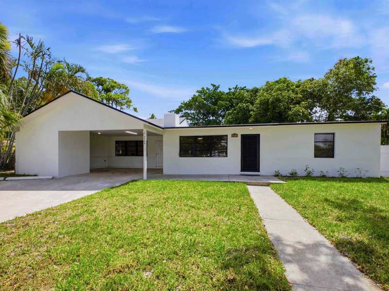 6700 Forest Court, West Palm Beach FL 33405