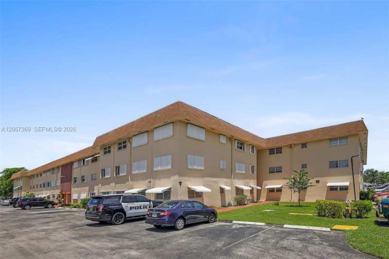5300 Washington St # T125, Hollywood FL 33021