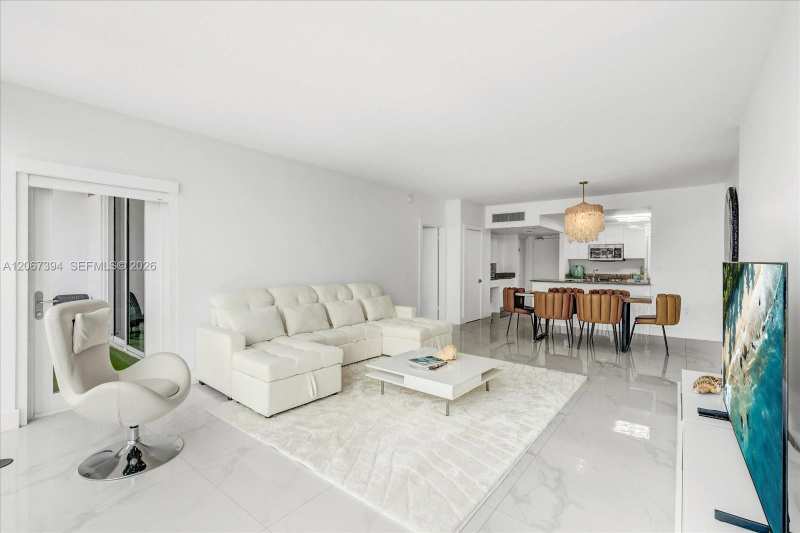 10275 Collins Ave # 916, Bal Harbour FL 33154