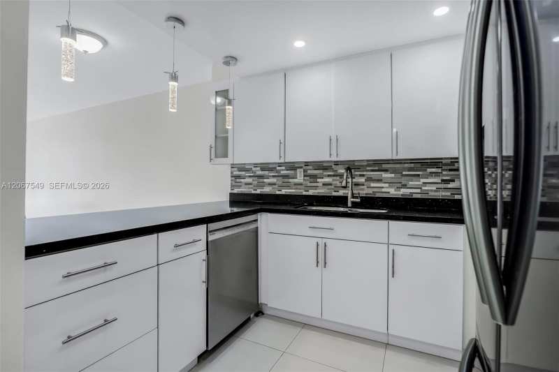 200 172nd St # 112, Sunny Isles Beach FL 33160