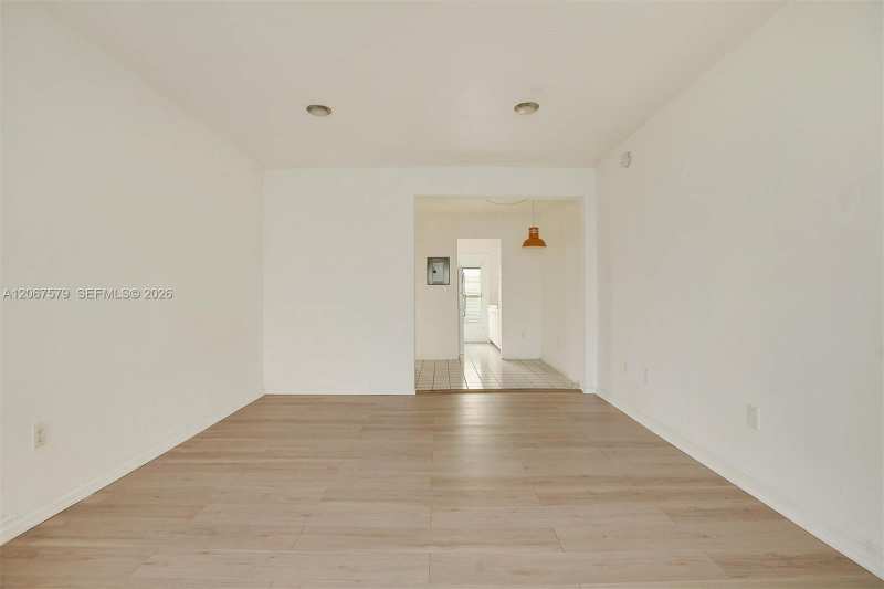 835 Meridian Ave # 3, Miami Beach FL 33139