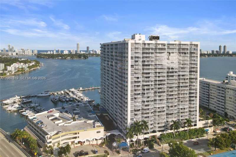 7601 E Treasure Dr # 902, North Bay Village FL 33141