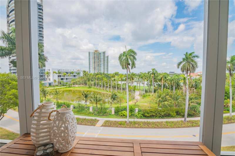 200 Diplomat Pkwy # 519, Hallandale Beach FL 33009