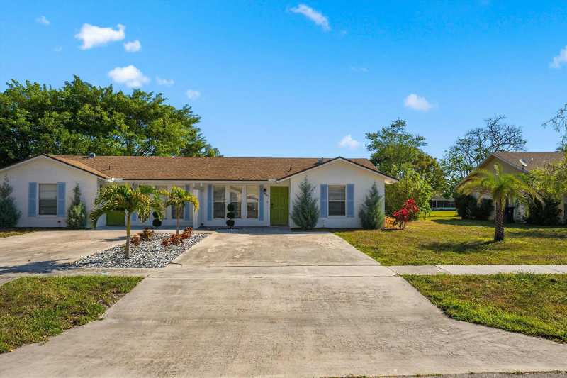 1494 Easthampton Circle, Wellington FL 33414