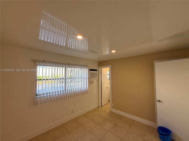 5168 NE 6th Ave # 407, Oakland Park FL 33334
