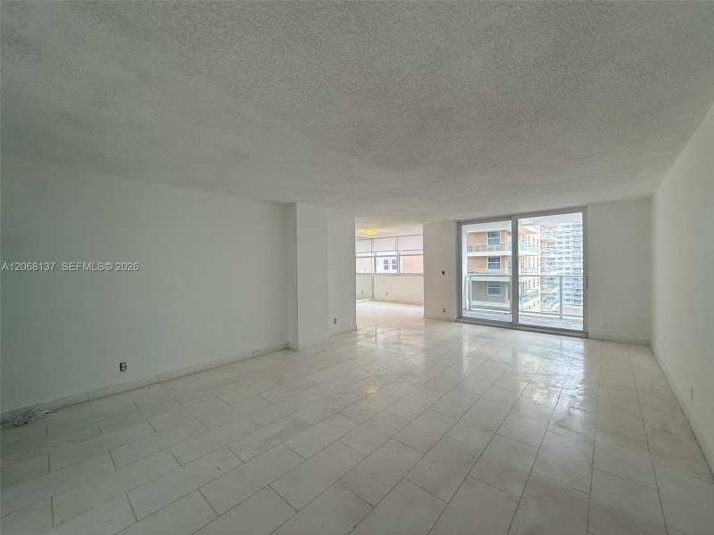 1904 S Ocean Dr # 1206, Hallandale Beach FL 33009
