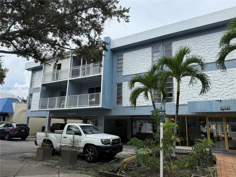 1735 NE 164th St # E104, North Miami Beach FL 33162