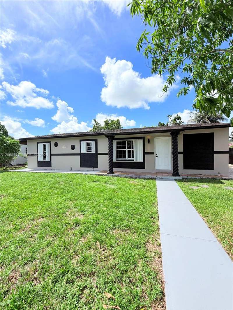 4492 NW 180th St, Miami Gardens FL 33055