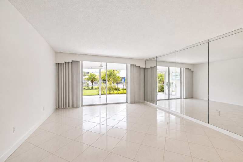 1025 SE 4th Avenue # 101, Dania Beach FL 33004