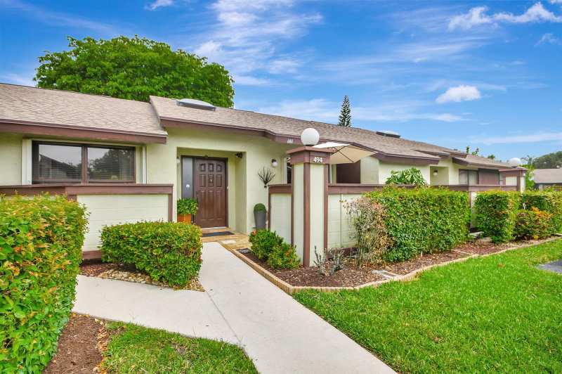 494 Iron Forge Court, Royal Palm Beach FL 33411
