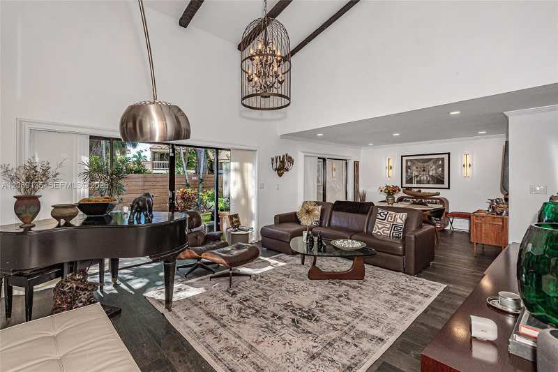 806 Saint Andrews Rd # 13, Hollywood FL 33021