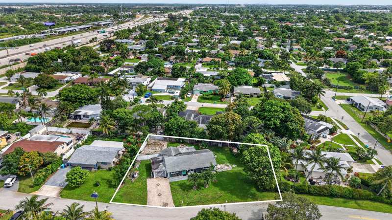 415 SW 7th Court, Boynton Beach FL 33435