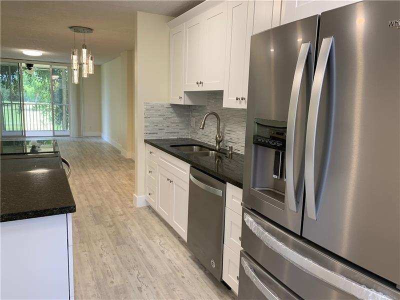 250 JACARANDA Drive # 203, Plantation FL 33324