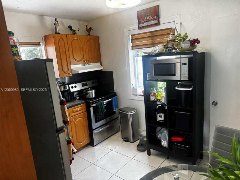 15200 Railroad Dr, Miami Gardens FL 33054