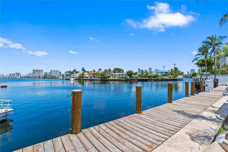 2821 N Miami Beach Blvd # 4F, North Miami Beach FL 33160