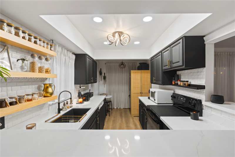 1641 NW 96th Ter, Pembroke Pines FL 33024