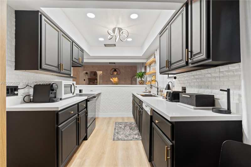1641 NW 96th Ter, Pembroke Pines FL 33024