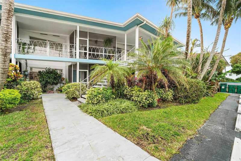 2748 NE 28TH # 10, Lighthouse Point FL 33064
