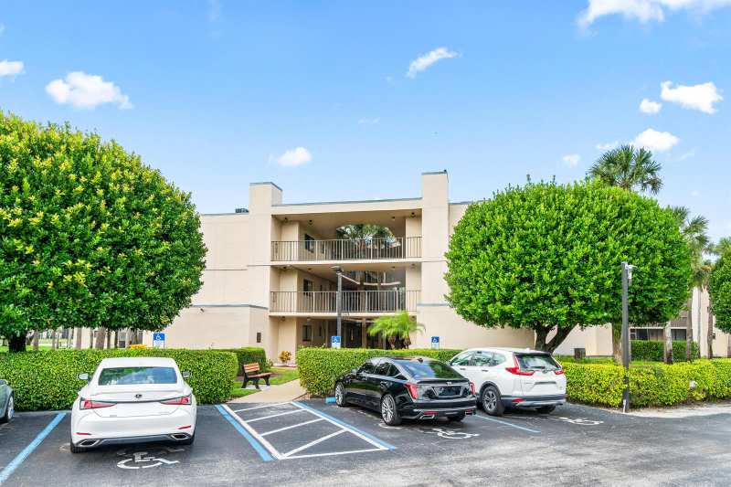 5370 LAS VERDES Circle # 209, Delray Beach FL 33484