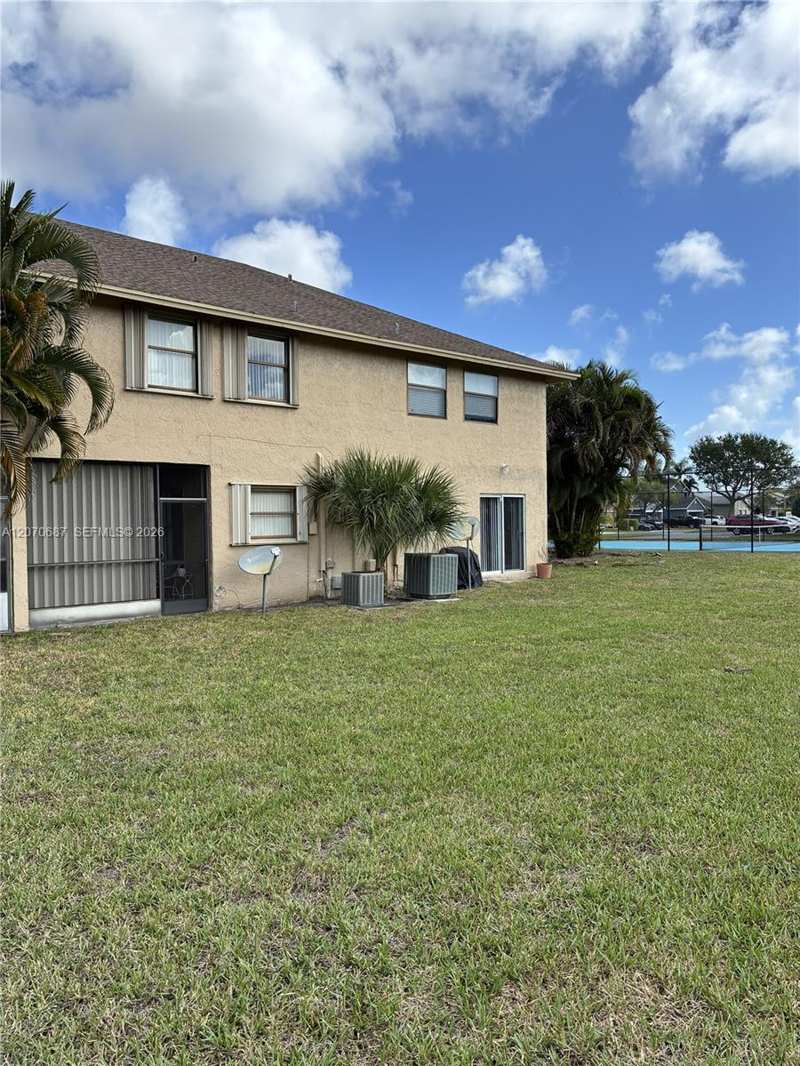 5820 Northpointe Ln, Boynton Beach FL 33437