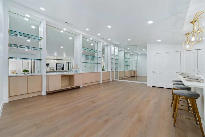 2301 PIN OAK Court, Palm Beach Gardens FL 33410