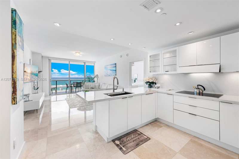 6799 Collins Ave # 804, Miami Beach FL 33141