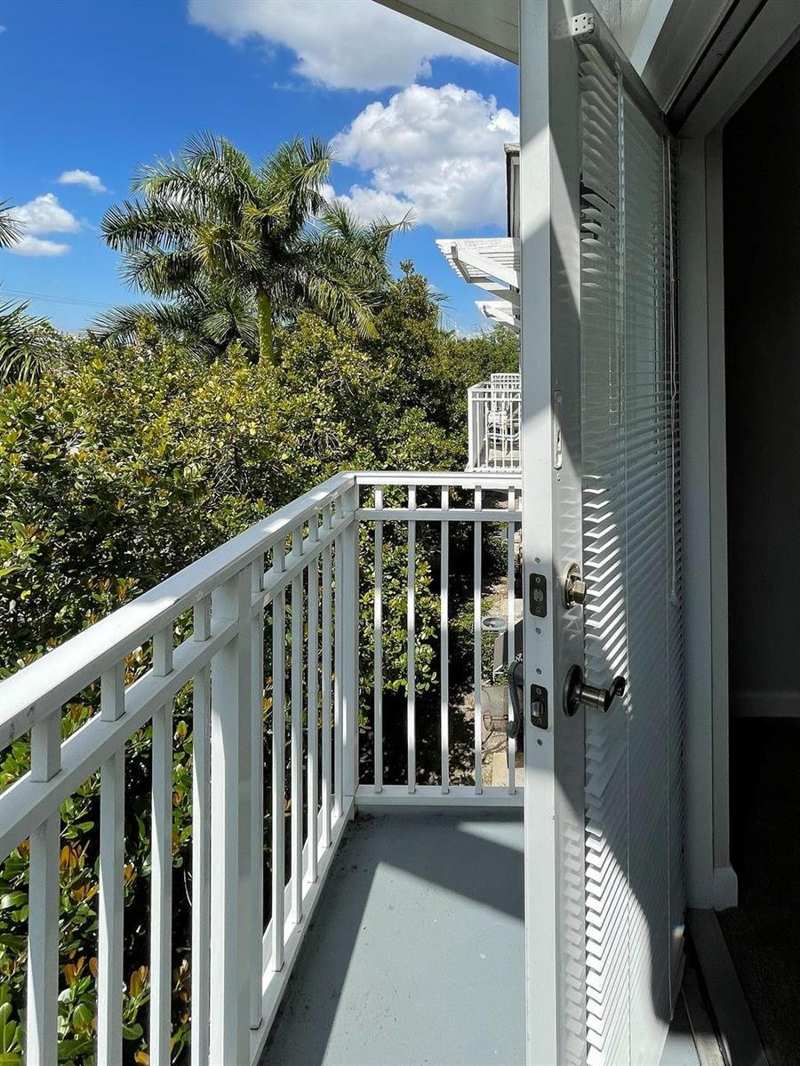 2377 Vintage Drive, Lighthouse Point FL 33064