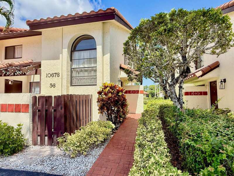 10678 OCEAN PALM Way # 202, Boynton Beach FL 33437