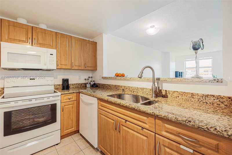 50 Menores Ave # 820, Coral Gables FL 33134